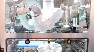 Torino, un robot per preparare le terapie oncologiche: più sicurezza e precisione